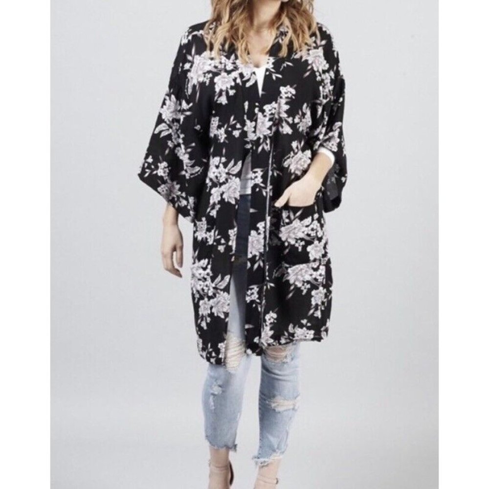 Spiritual Gangster Womens Maya Kimono Robe One Size Black Floral Lightweight